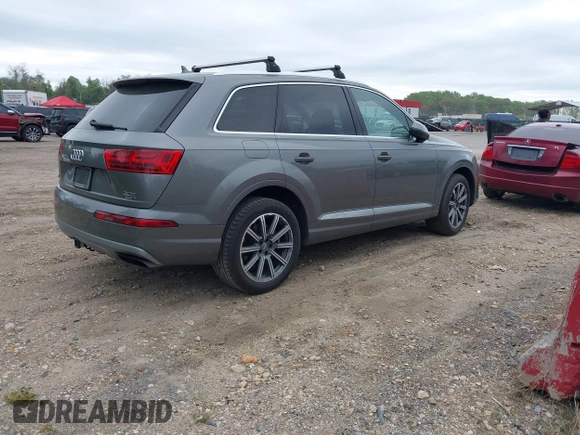 2017 Audi Q7 Premium Plus with VIN WA1LAAF72HD003422, listed as a IAAI auction lot 42086085 with 128,594 mi miles. Bid and sale history available at carsss.com. Image 4.