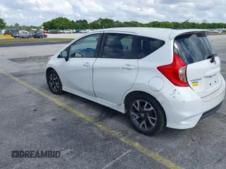 2015 Nissan Note SR z VIN 3N1CE2CP3FL399892, wystawiony jako IAAI lot #42186661 z przebiegiem 83 324 mil mil oraz . Historia ofert i sprzedaży dostępna na DreamBid. Obrazek 3.