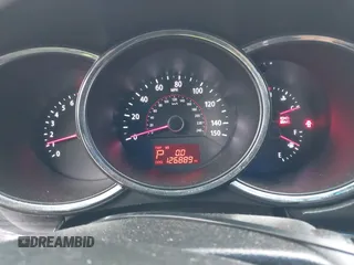 2012 Kia Sorento LX z VIN 5XYKTDA20CG218154, wystawiony jako IAAI lot #42428383 z przebiegiem 126 889 mil mil oraz . Historia ofert i sprzedaży dostępna na DreamBid. Obrazek 7.