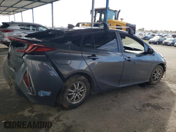 2021 Toyota Prius LE with VIN JTDKAMFP0M3182773, listed as a Copart auction lot 45600385 with 72,923 mi miles and Salvage Title. Bid and sale history available at DreamBid. Image 3.