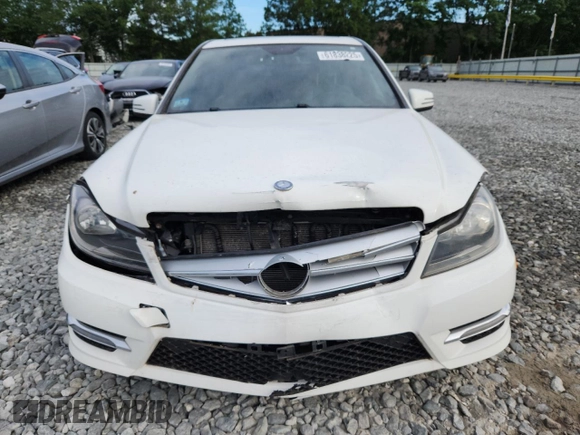 2013 Mercedes-Benz C 300 Sport with VIN WDDGF8AB0DR295586, listed as a Copart auction lot 61838225 with 138,566 mi miles and Clean title. Bid and sale history available at DreamBid. Image 5.