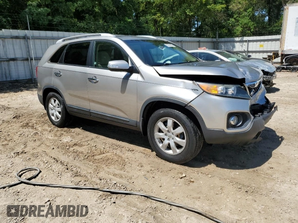 2013 Kia Sorento LX with VIN 5XYKT3A61DG372659, listed as a Copart auction lot 57787855 with 61,489 mi miles and Salvage title. Bid and sale history available at DreamBid. Image 4.
