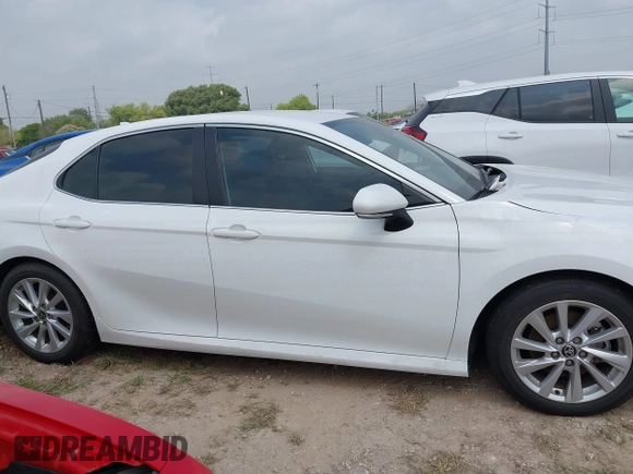 2024 Toyota Camry LE z VIN 4T1R11AK3RU223693, wystawiony jako IAAI lot #41920547 z przebiegiem Nie podano mil oraz . Historia ofert i sprzedaży dostępna na DreamBid. Obrazek 12.