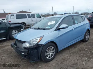2013 Hyundai Accent GL with VIN KMHCT5AE8DU073123, listed as a IAAI auction lot 41895506 with 78,777 mi miles. Bid and sale history available at carsss.com. Image 2.