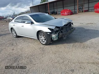 2014 Nissan Maxima S z VIN 1N4AA5AP3EC454989, wystawiony jako IAAI lot #40953780 z przebiegiem 194 207 mil mil oraz . Historia ofert i sprzedaży dostępna na DreamBid. Obrazek 1.