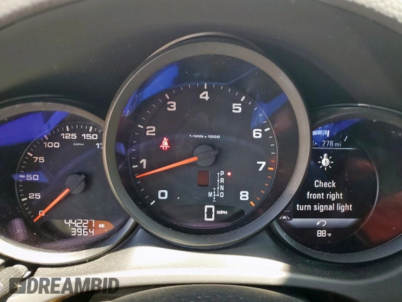 2018 Porsche Macan с VIN WP1AA2A58JLB07514, выставлен на аукционе Copart как лот 61179385 с пробегом 44 227 миль миль и Списание • Salvage title. История ставок и продаж доступна на DreamBid. Изображение 9.