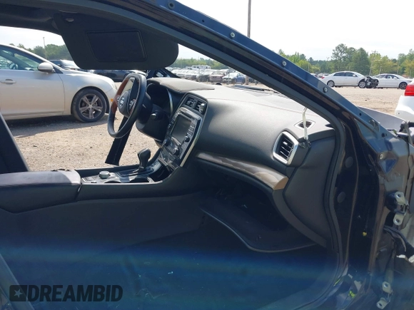 2020 Nissan Maxima Platinum z VIN 1N4AA6FV0LC380750, wystawiony jako IAAI lot #39946191 z przebiegiem 95 694 mil mil oraz . Historia ofert i sprzedaży dostępna na DreamBid. Obrazek 5.