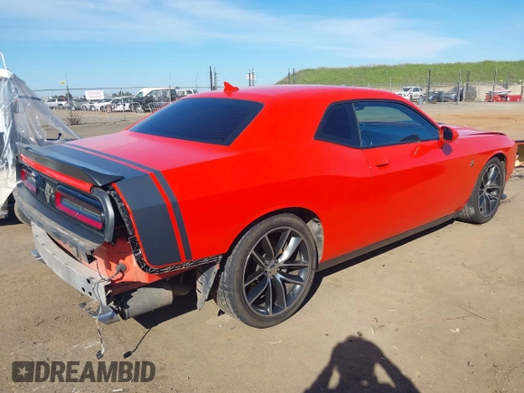 2016 Dodge Challenger R/T Scat Pack z VIN 2C3CDZFJ2GH345692, wystawiony jako IAAI lot #41686233 z przebiegiem 120 723 mil mil oraz . Historia ofert i sprzedaży dostępna na DreamBid. Obrazek 5.