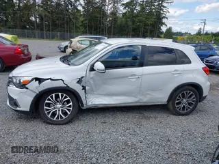 2018 Mitsubishi Outlander ES z VIN JA4AP3AU1JZ005296, wystawiony jako IAAI lot #42327265 z przebiegiem 91 300 mil mil oraz . Historia ofert i sprzedaży dostępna na DreamBid. Obrazek 14.