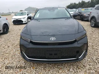 2023 Toyota Crown XLE z VIN JTDAAAAF1P3011060, wystawiony jako Copart lot #74363053 z przebiegiem 480 mil mil oraz . Historia ofert i sprzedaży dostępna na DreamBid. Obrazek 5.