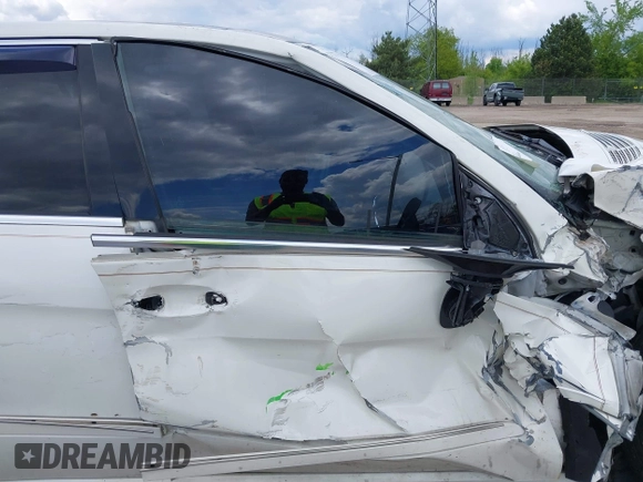 2007 Mercedes-Benz R 3.0L with VIN 4JGCB22E37A042643, listed as a IAAI auction lot 42377641 with 170,415 mi miles and . Bid and sale history available at DreamBid. Image 5.