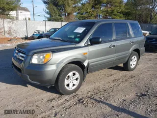 2007 Honda Pilot LX with VIN 2HKYF18197H504905, listed as a IAAI auction lot 41293667 with 200,448 mi miles. Bid and sale history available at carsss.com. Image 17.
