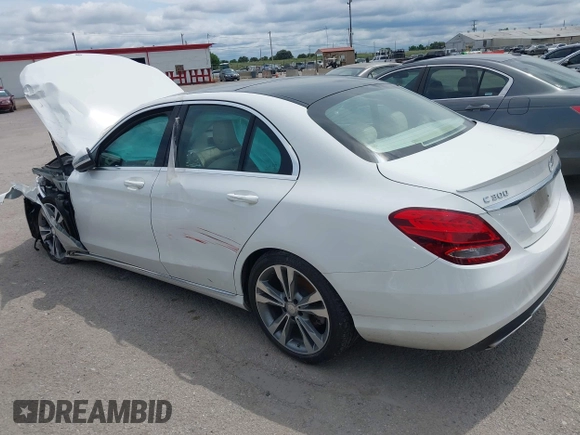 2017 Mercedes-Benz C 300 z VIN 55SWF4JB0HU201974, wystawiony jako IAAI lot #42321027 z przebiegiem 124 958 mil mil oraz . Historia ofert i sprzedaży dostępna na DreamBid. Obrazek 3.