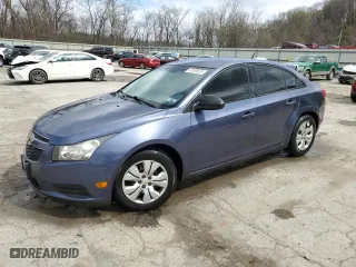 2014 Chevrolet Cruze LS with VIN 1G1PA5SGXE7183529, listed as a Copart auction lot 52008525 with 146,397 mi miles and Salvage Title. Bid and sale history available at carsss.com. Image 1.