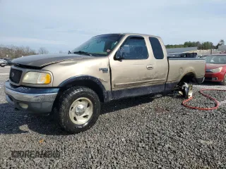 2001 Ford F-150 XL with VIN 1FTRX18L61NB63912, listed as a Copart auction lot 46839725 with 198,649 mi miles and Salvage Title. Bid and sale history available at carsss.com. Image 1.