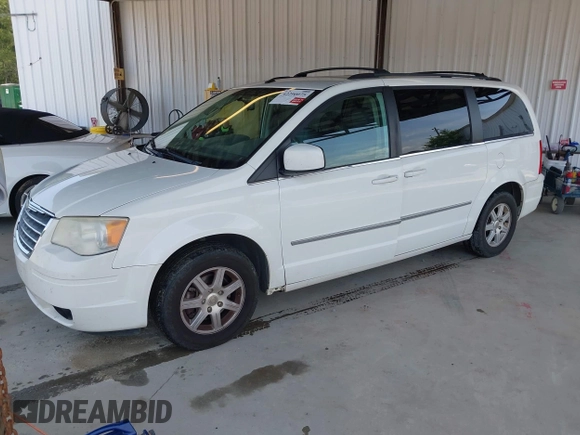 2010 Chrysler Town & Country Touring z VIN 2A4RR5D18AR188314, wystawiony jako IAAI lot #42290075 z przebiegiem 174 120 mil mil oraz . Historia ofert i sprzedaży dostępna na DreamBid. Obrazek 2.