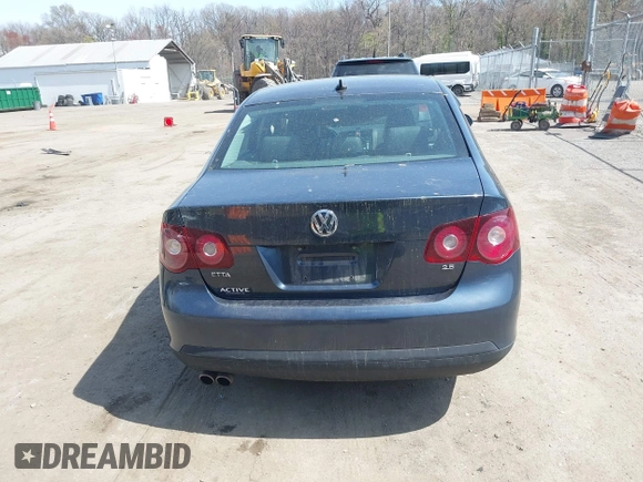 2009 Volkswagen Jetta SE с VIN 3VWRZ71K69M024624, выставлен на аукционе IAAI как лот 41919261 с пробегом 141 601 миль миль и . История ставок и продаж доступна на DreamBid. Изображение 16.