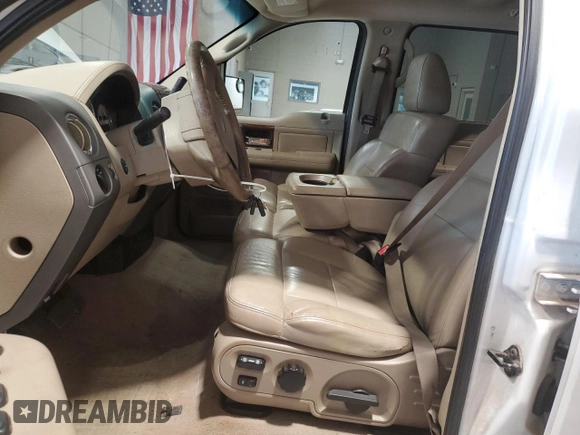 2005 Ford F-150 XLT с VIN 1FTPW12535FA41058, выставлен на аукционе Copart как лот 63579605 с пробегом 214 285 миль миль и Чистый • Clean title. История ставок и продаж доступна на DreamBid. Изображение 7.
