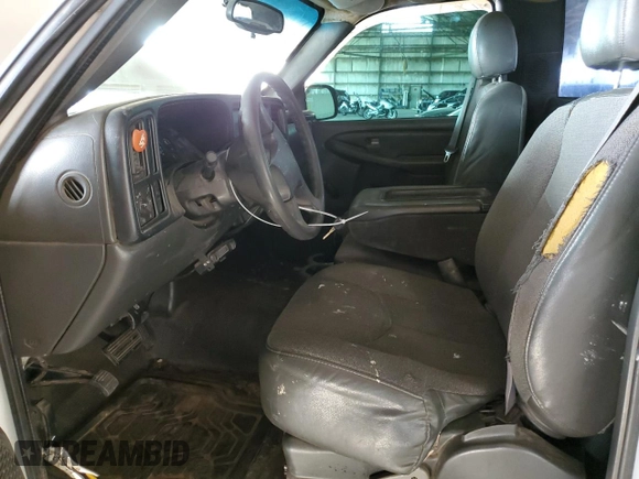 2005 Chevrolet Silverado 1500 Work Truck z VIN 1GCEC14X55Z234955, wystawiony jako Copart lot #58243335 z przebiegiem 311 753 mil mil oraz Szkoda całkowita • Salvage title. Historia ofert i sprzedaży dostępna na DreamBid. Obrazek 7.