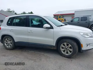 2010 Volkswagen Tiguan S with VIN WVGBV7AX2AW524632, listed as a IAAI auction lot 42531994 with 198,282 mi miles and . Bid and sale history available at DreamBid. Image 13.