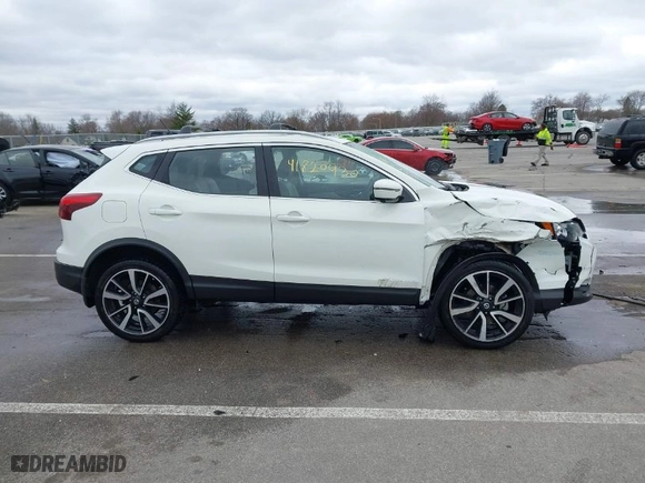 2017 Nissan Rogue Sport SL with VIN JN1BJ1CR8HW107542, listed as a IAAI auction lot 41820930 with 44,219 mi miles. Bid and sale history available at carsss.com. Image 13.