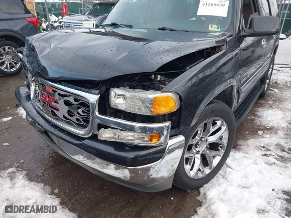 2003 GMC Yukon SLT with VIN 1GKEC13Z63R166721, listed as a IAAI auction lot 41266638 with 246,888 mi miles. Bid and sale history available at carsss.com. Image 6.