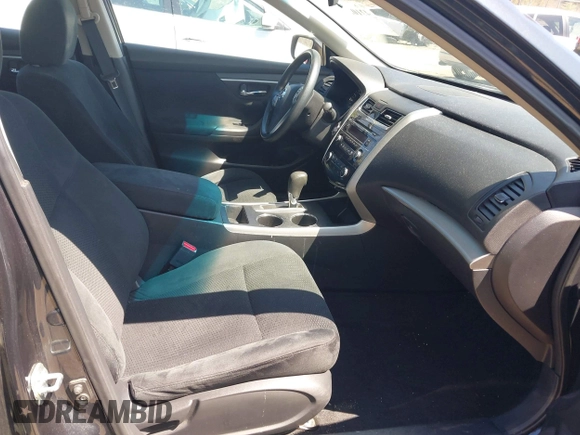 2015 Nissan Altima 2.5 S with VIN 1N4AL3AP3FN335392, listed as a IAAI auction lot 42102649 with 70,122 mi miles. Bid and sale history available at carsss.com. Image 5.