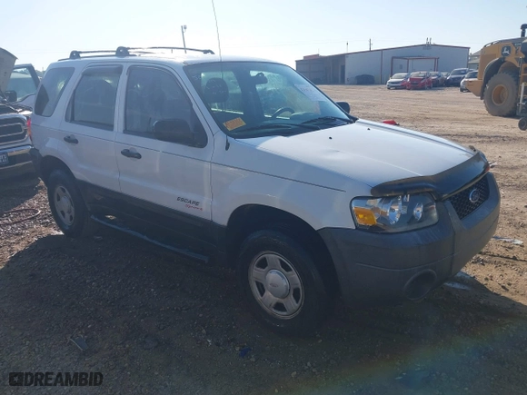 2007 Ford Escape XLS with VIN 1FMYU02Z27KB18032, listed as a IAAI auction lot 42047295 with 163,348 mi miles. Bid and sale history available at carsss.com. Image 1.