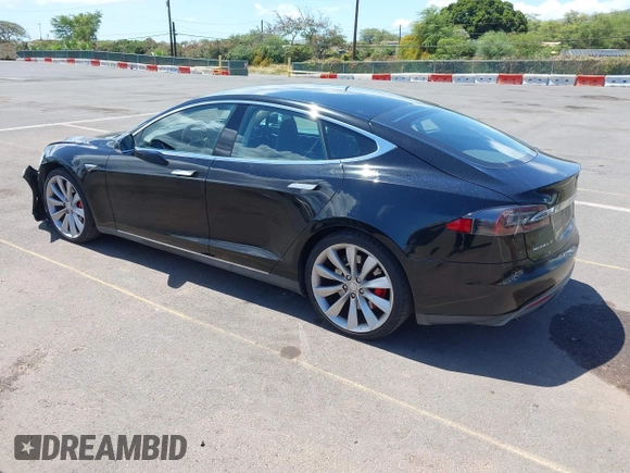 2013 Tesla Model S z VIN 5YJSA1CG0DFP17932, wystawiony jako IAAI lot #42212413 z przebiegiem 76 214 mil mil oraz . Historia ofert i sprzedaży dostępna na DreamBid. Obrazek 3.