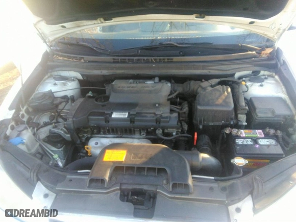 2008 Hyundai Elantra GLS with VIN KMHDU46D68U377326, listed as a IAAI auction lot 38772556 with 177,457 mi miles. Bid and sale history available at carsss.com. Image 10.
