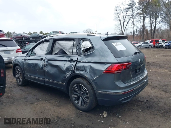 2024 Volkswagen Tiguan Wolfsburg Edition z VIN 3VV5B7AX4RM230768, wystawiony jako IAAI lot #41633709 z przebiegiem 107 mil mil oraz . Historia ofert i sprzedaży dostępna na DreamBid. Obrazek 14.