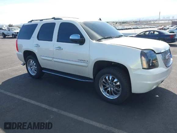 2008 GMC Yukon SLT w/4SB with VIN 1GKFC13JX8R175248, listed as a IAAI auction lot 41913083 with 193,272 mi miles. Bid and sale history available at carsss.com. Image 1.