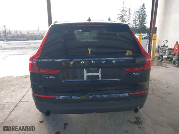 2018 Volvo XC60 Momentum with VIN LYVA22RKXJB101579, listed as a IAAI auction lot 41722082 with 33,579 mi miles. Bid and sale history available at carsss.com. Image 16.