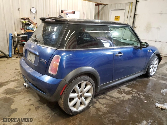 2004 MINI Cooper Hardtop S with VIN WMWRE33414TD83993, listed as a Copart auction lot 41649705 with 132,218 mi miles and Salvage Title. Bid and sale history available at carsss.com. Image 3.