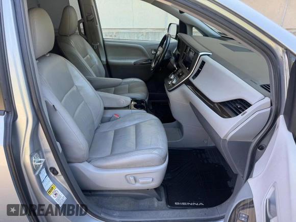 2015 Toyota Sienna Limited z VIN 5TDDK3DC8FS124511, wystawiony jako Copart lot #62570905 z przebiegiem 188 920 mil mil oraz Czysty tytuł • Clean title. Historia ofert i sprzedaży dostępna na DreamBid. Obrazek 5.