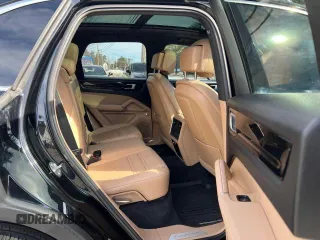 2019 Porsche Cayenne with VIN WP1AA2AY3KDA11036, listed as a Copart auction lot 55019565 with 129,678 mi miles and Clean Title. Bid and sale history available at DreamBid. Image 6.