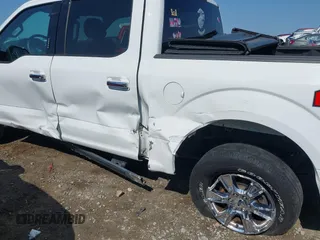 2016 Ford F-150 XLT z VIN 1FTEW1EP2GFC80849, wystawiony jako IAAI lot #42393419 z przebiegiem 104 799 mil mil oraz . Historia ofert i sprzedaży dostępna na DreamBid. Obrazek 17.