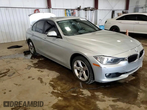 2015 BMW 3 Series 328i xDrive с VIN WBA3B5G52FNS15121, выставлен на аукционе Copart как лот 60966165 с пробегом 105 663 миль миль и Списание • Salvage title. История ставок и продаж доступна на DreamBid. Изображение 14.