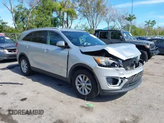 2017 Kia Sorento LX with VIN 5XYPG4A36HG219089, listed as a IAAI auction lot 41435428 with 140,011 mi miles. Bid and sale history available at carsss.com. Image 1.