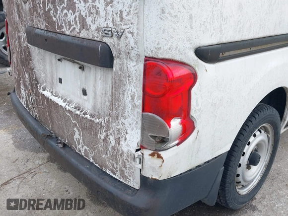 2015 Nissan NV200 SV with VIN 3N6CM0KN9FK704884, listed as a IAAI auction lot 41490407 with 195,583 mi miles and . Bid and sale history available at carsss.com. Image 6.