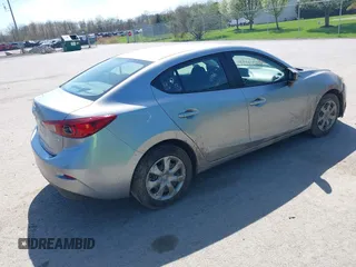2015 Mazda 3 i Sport z VIN 3MZBM1U70FM163518, wystawiony jako IAAI lot #42127540 z przebiegiem 119 757 mil mil oraz . Historia ofert i sprzedaży dostępna na DreamBid. Obrazek 4.