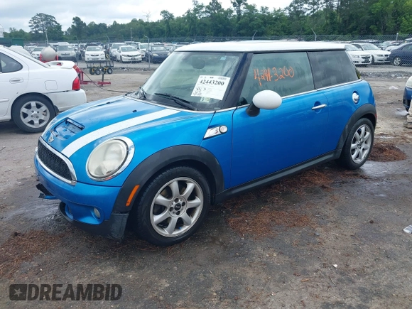 2010 MINI Hardtop S with VIN WMWMF7C55ATW88946, listed as a IAAI auction lot 42443200 with 104,953 mi miles and . Bid and sale history available at DreamBid. Image 17.