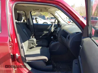 2014 Jeep Patriot Sport with VIN 1C4NJRBB6ED809492, listed as a IAAI auction lot 41644559 with 199,782 mi miles. Bid and sale history available at carsss.com. Image 5.