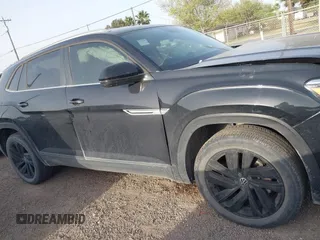 2021 Volkswagen Atlas SE with VIN 1V2WE2CA3MC240934, listed as a IAAI auction lot 41739347 with 44,485 mi miles and . Bid and sale history available at DreamBid. Image 13.