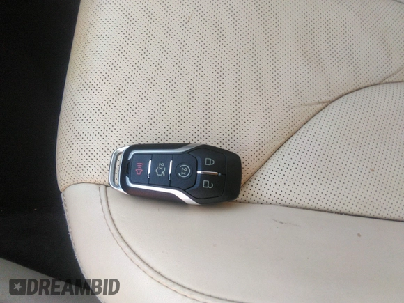 2015 Lincoln MKC z VIN 5LMCJ1A99FUJ41365, wystawiony jako IAAI lot #41985834 z przebiegiem 116 648 mil mil oraz . Historia ofert i sprzedaży dostępna na DreamBid. Obrazek 11.