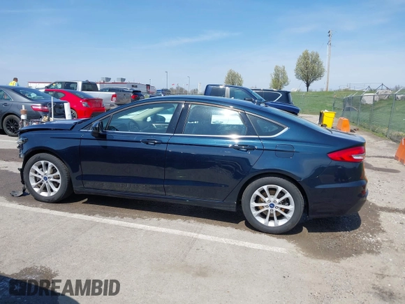 2020 Ford Fusion SE with VIN 3FA6P0HDXLR231155, listed as a IAAI auction lot 41925162 with 51,588 mi miles. Bid and sale history available at carsss.com. Image 15.