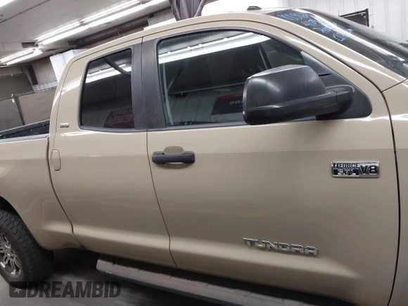 2017 Toyota Tundra SR5 z VIN 5TFRY5F18HX222592, wystawiony jako IAAI lot #42213820 z przebiegiem 204 876 mil mil oraz . Historia ofert i sprzedaży dostępna na DreamBid. Obrazek 13.