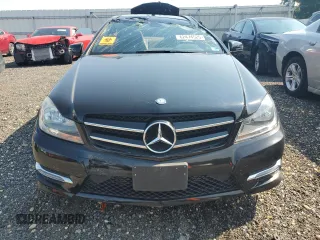 2014 Mercedes-Benz C 250 z VIN WDDGJ4HBXEG217830, wystawiony jako Copart lot #62474525 z przebiegiem 43 858 mil mil oraz Szkoda całkowita • Salvage title. Historia ofert i sprzedaży dostępna na DreamBid. Obrazek 5.