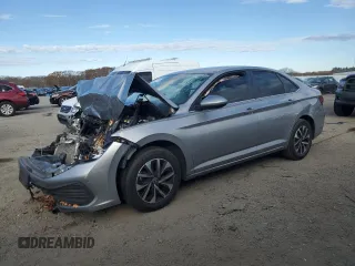 2022 Volkswagen Jetta z VIN 3VWNM7BU1NM022691, wystawiony jako Copart lot #81327324 z przebiegiem Nie podano mil oraz Szkoda całkowita • Salvage title. Historia ofert i sprzedaży dostępna na DreamBid. Obrazek 1.