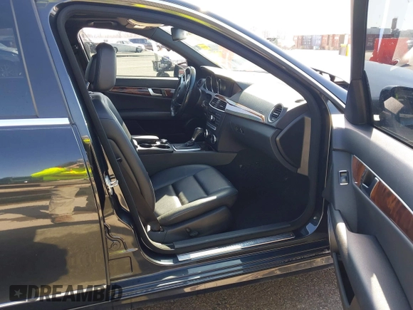 2012 Mercedes-Benz C-Class C 300 Sport with VIN WDDGF8BB4CR192944, listed as a IAAI auction lot 41763293 with 89,422 mi miles. Bid and sale history available at carsss.com. Image 5.